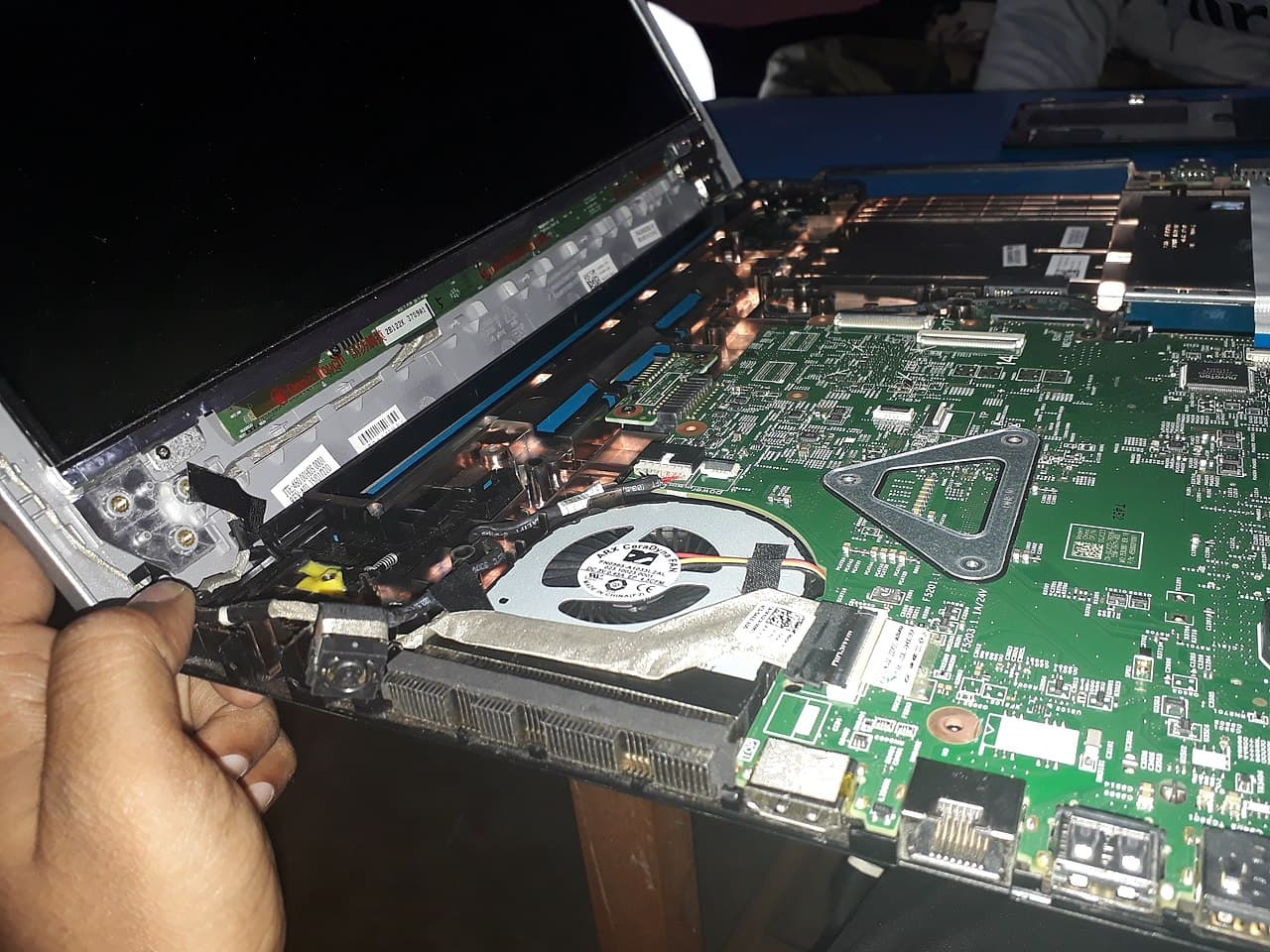 HP Pavilion 15 для навчання та офісу
