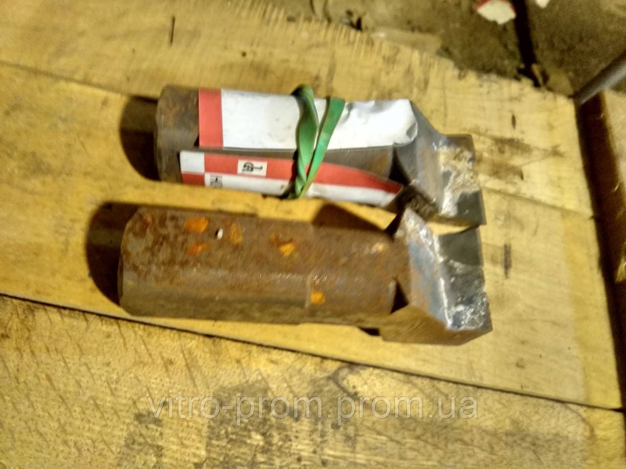 Різець вставка розточу правий Т15К6 СРСР внутрішньозаводський